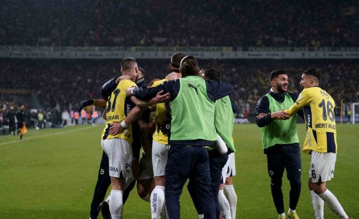 Trendyol Süper Lig: Fenerbahçe: 4 - Trabzonspor: 1 (Maç sonucu)