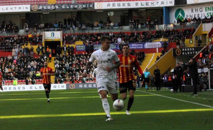 Trendyol Süper Lig: Kayserispor: 0 - Kasımpaşa: 0 (İlk yarı)