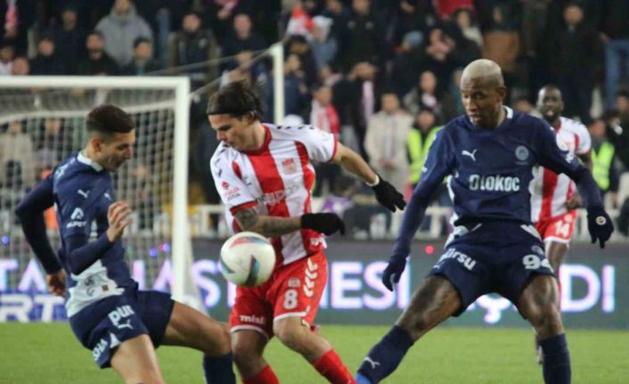 Trendyol Süper Lig: Sivasspor: 1 - Fenerbahçe: 3 (Maç sonucu)