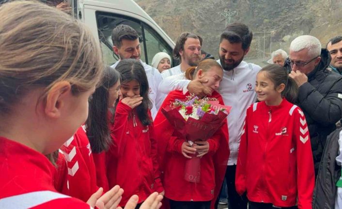 Türkiye şampiyonu Şeyma Keskine memleketinde coşkulu karşılama
