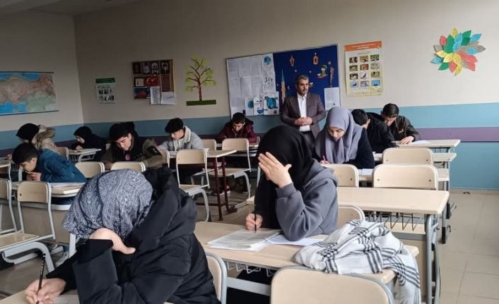 Tutak’ta öğrencilere yönelik umre ödüllü bilgi yarışması