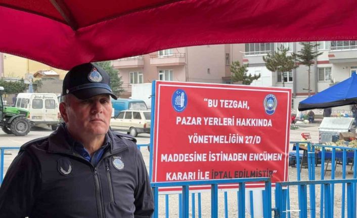 "Ucuz yemesinler" diyerek domatesleri çöpe dökmüştü: O esnafın tezgahı kapatıldı