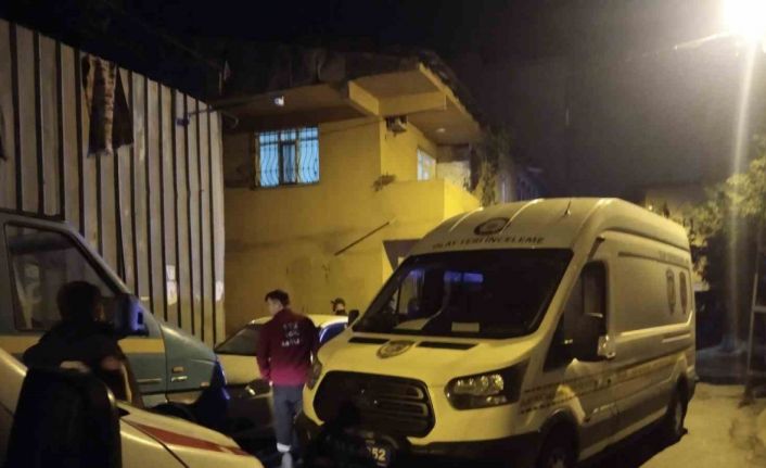 Ümraniyede bir kadın silahla başından vurulmuş halde bulundu