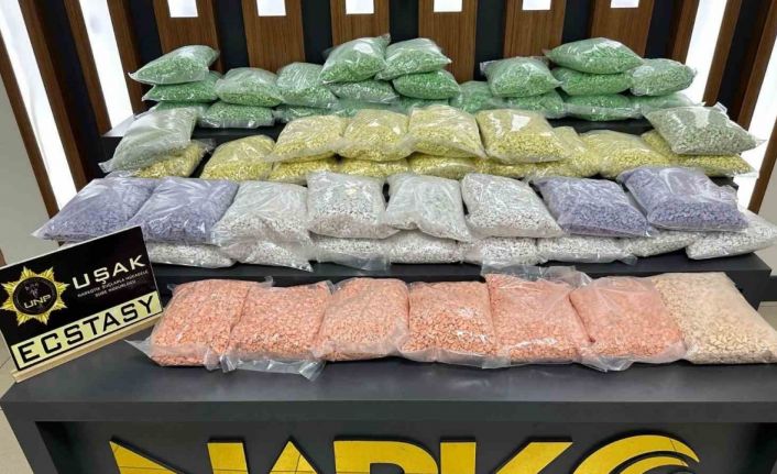 Uşak’ta 2 uyuşturucu satıcısı tutuklandı