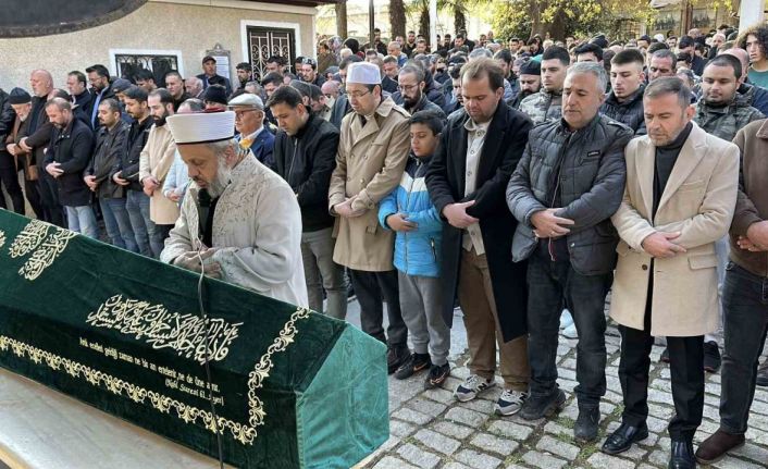 Üsküdar’da komşusu tarafından öldürülen adam son yolculuğuna uğurlandı