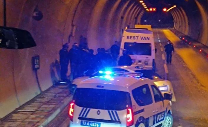 Van’dan sürücüler arasında ’yol verme’ kavgası: 2 yaralı
