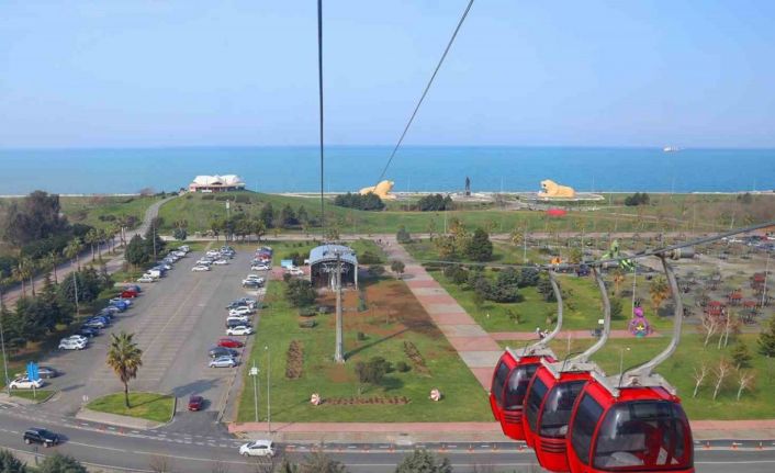 Yenilenen teleferiğe tatilde yoğun ilgi: 10 bin yolcu taşıdı