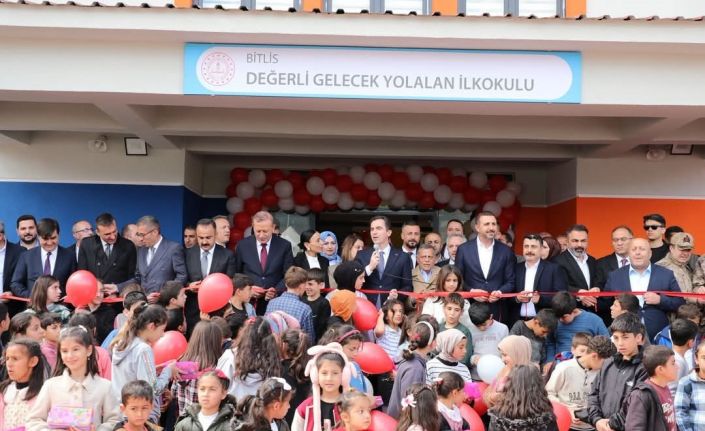 Yolalanda ilkokul binası ve 112 Acil Komuta Merkezi hizmete açıldı