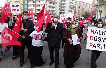 Diyarbakırlılar HDP'nin kapatılması için yürüyüş yaptılar