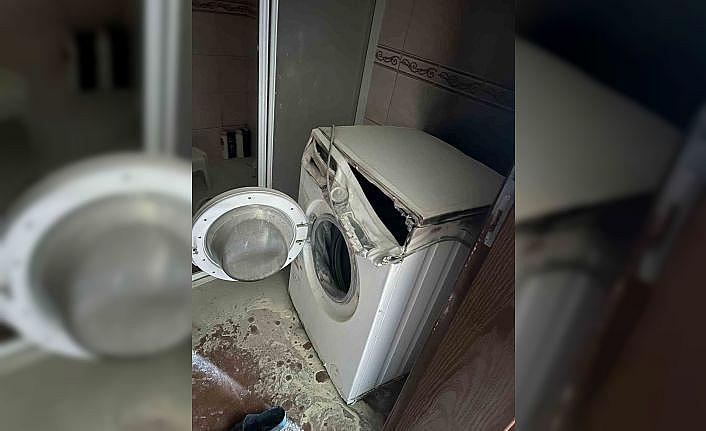 Alevlere teslim olan çamaşır makinesi evi küle çeviriyordu