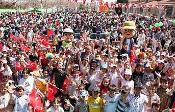80 Binde Devr-i Alem Parkında 23 Nisan coşkusu