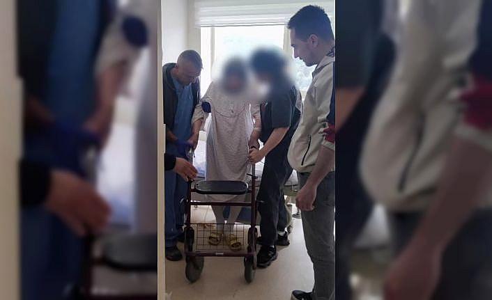 95 ve 99 yaşındaki hastalar ameliyatla sağlığına kavuştu