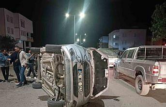 Adıyamanda iki hafif ticari araç çarpıştı: 4 yaralı