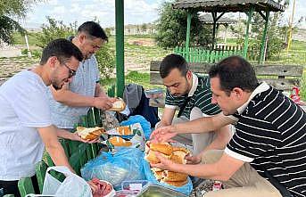 Afyonkarahisarda üniversiteli gençler kaplıca etkinliğiyle stres attı