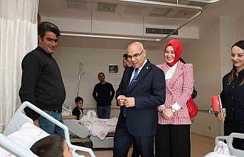 Ağrıda 23 Nisan coşkusu coşkusu hastane odalarına taşındı