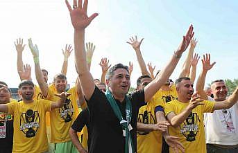Aliağaspor FK, namağlup şampiyon olarak 2. Lige yükseldi