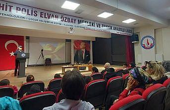Altıntaşta ilk ve ortaokul öğrencilerine temel fotoğrafçılık eğitimi