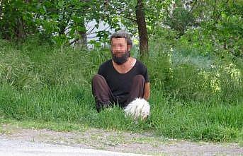 Annesinin cesediyle 2 hafta yaşadı, tutuklandı