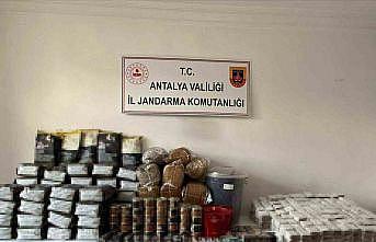 Antalyada kaçak çay ve tütün operasyonu