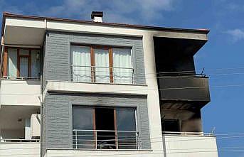 Apartmanda korkutan yangın: 5 kişi dumandan etkilendi