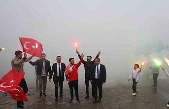 Avrupa şampiyonu Harun Algül, Şırnakta coşkuyla karşılandı