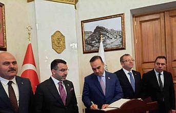 Bakan Kacır, Kars Valiliğini ziyaret etti