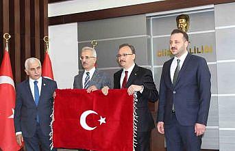 Bakan Uraloğlu, Siirt Valiliğini ve esnafı ziyaret etti