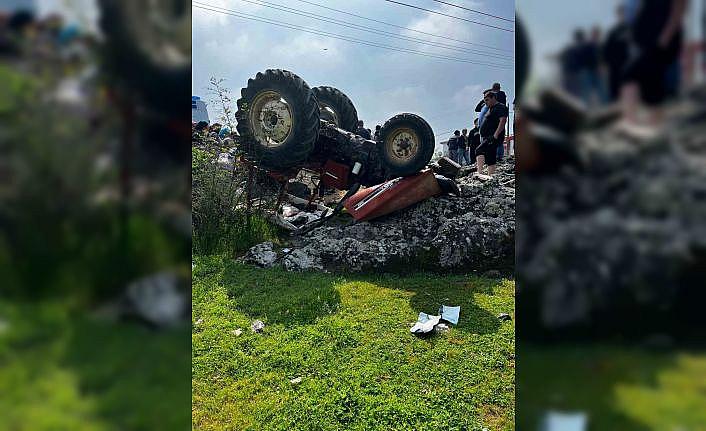 Balıkesirde traktör ters döndü: 4 yaralı