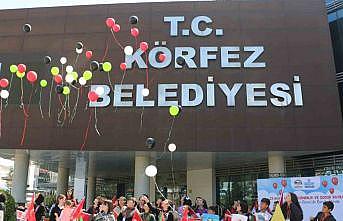 Balonlar Filistinli çocuklar için uçuruldu