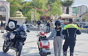 Bandırmada trafiğe kapalı alanlarda motosiklet sorunu büyüyor