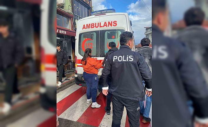Bartında falçatalı tekmeli kavga:1 yaralı