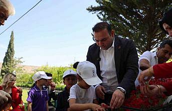 Başkan Bilecen, serada çocukları ağırladı