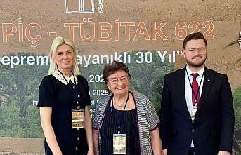 Başkan Subaşı düzenlenen konferansta kerpiç mimarisi hakkında konuştu
