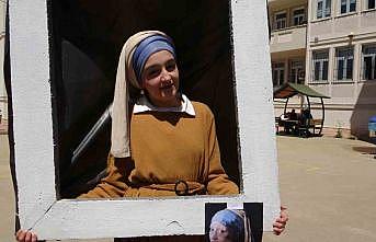 Batmanda öğrenciler atıklardan Yürüyen Tablolar yaptı