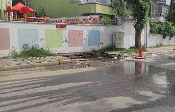 Batmanda su patlağı mahalleyi gölete çevirdi