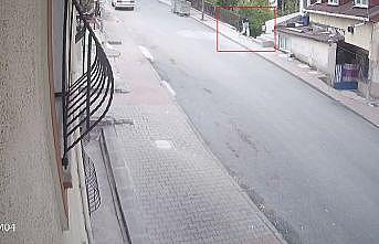 Beğendiği ayakkabıyı çalmak için geri döndü, o anlar kamerada