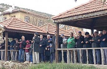Beyşehir ve Hüyükte çiftçiler yağmur duasına çıktı
