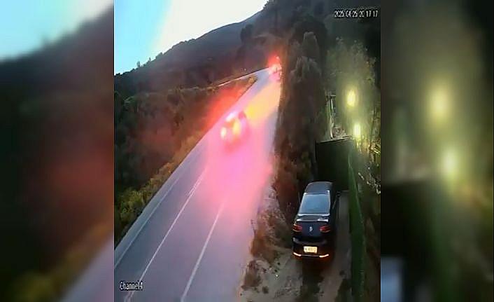 Bursada iki otomobil kafa kafaya çarpıştı: 4 yaralı