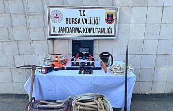 Bursada kaçak kazı yapan 4 kişi suçüstü yakalandı