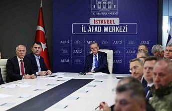 Cumhurbaşkanı Erdoğan, AFADdaki kriz merkezinde depreme ilişkin bilgi aldı