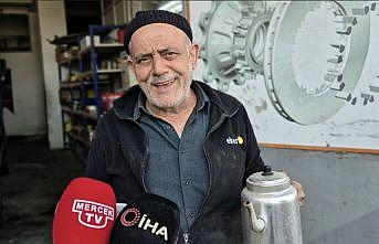 Depreme çay doldururken yakalandı, çaydanlıkla birlikte dışarı kaçtı