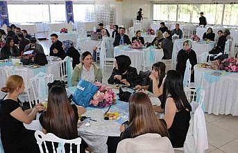 Diyarbakırda hayırseverler destek çıktıkları öğrencilerle bir araya geldi