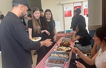 Diyarbakırda lise öğrencilerinden Gazzedeki çocuklara yardım eli