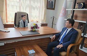 Edremitte beklenen müdür koltuğuna oturdu