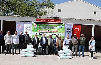 Elazığda üreticilere 2,5 ton gübre dağıtıldı