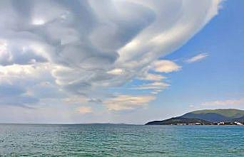 Erdek ve Adalar üzerindeki bulutlar ilgi çekti