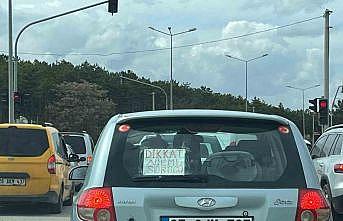 Eskişehirde sürücünün aracına astığı not dikkat çekti