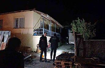 Evinin önünde tabancayla vurulan şahıs yaralandı