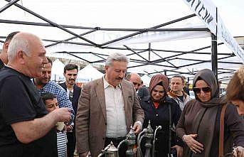 Geçmişin izlerini taşıyan antika eşyalar bu pazarda