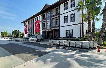 Germencikte yeni çöp kamyonu ve konteynerler sergileniyor